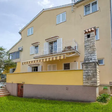 Apartamento Daria-1 By Interhome