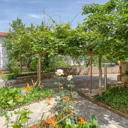 Daria-1 By Interhome 포레치