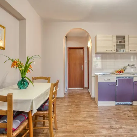Apartamento Daria-1 By Interhome *