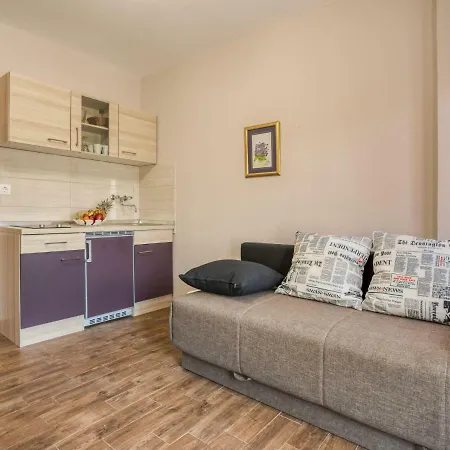 Apartamento Daria-1 By Interhome *